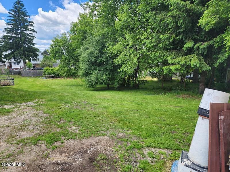 3rd image of 1150 Kossuth Avenue