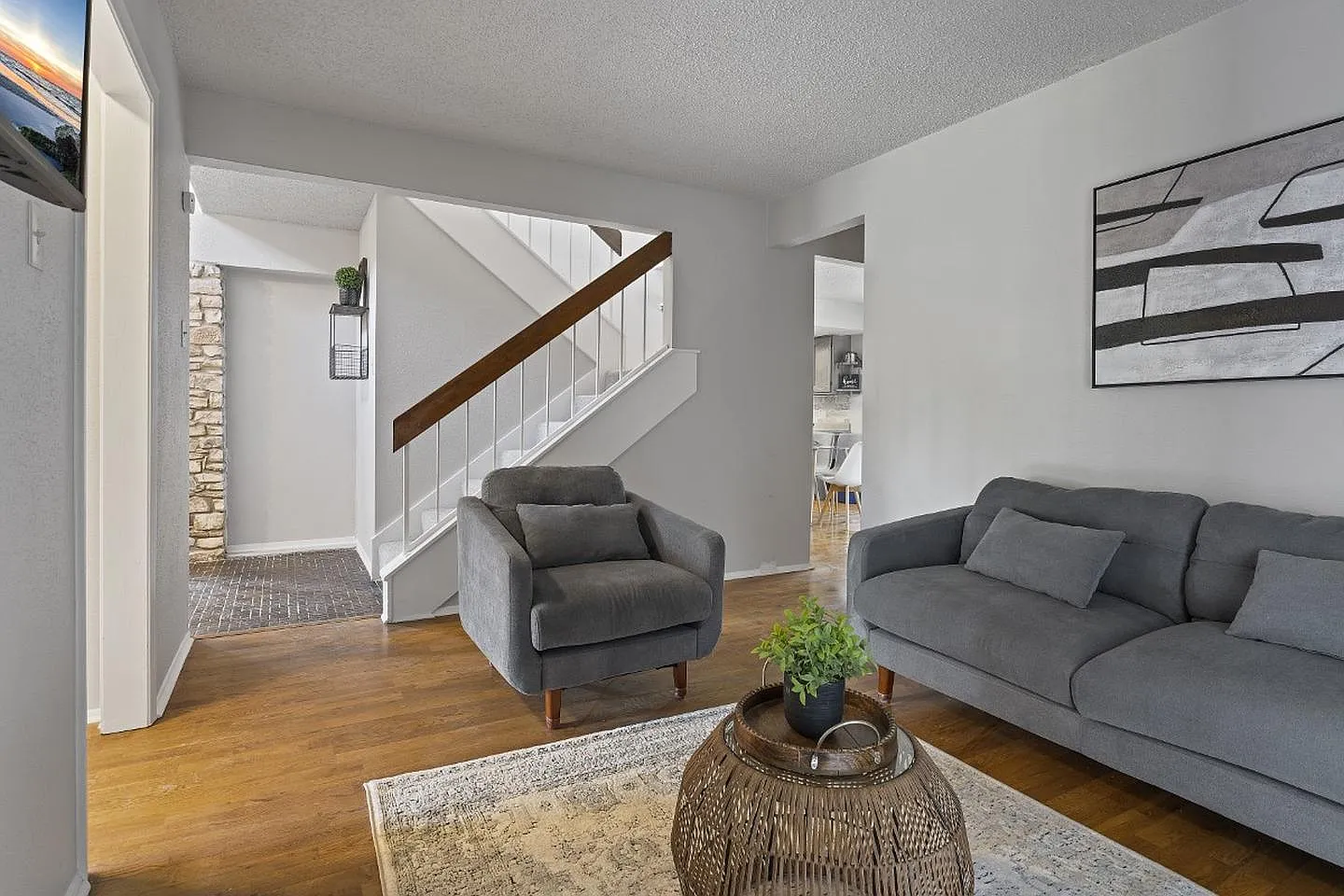 Charming San Antonio gem with spacious backyard & modern upgrades! — Photo 4