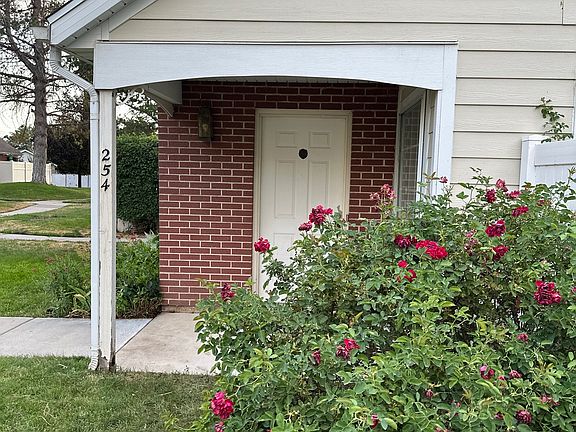 2nd image of 254 W Meadow Ln