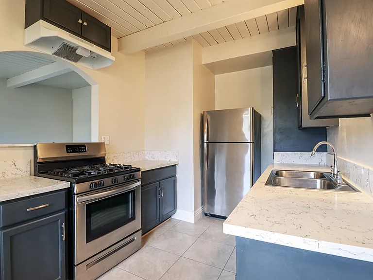 Rosemead Villas — Photo 19