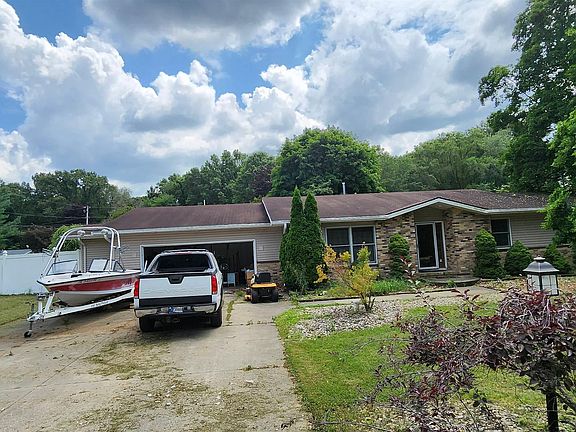 2nd image of 25738 Lake Dr