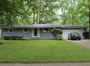 3804 Fuller Dr, Midland, MI 48642