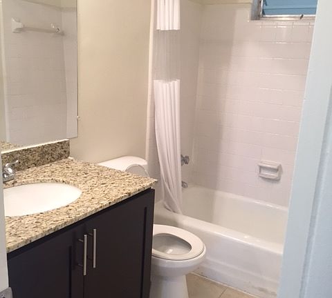 2nd image of 2101 NE 51st St APT 16