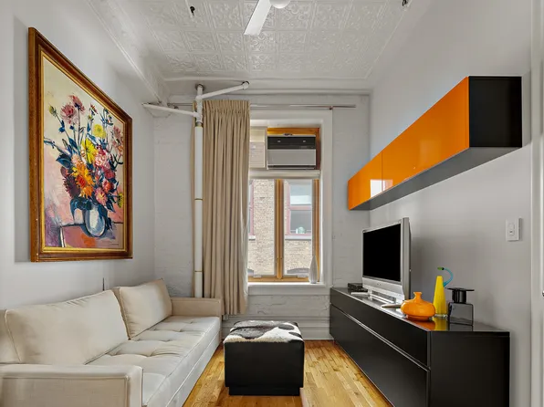 107 West 25th Street image 8 of 12