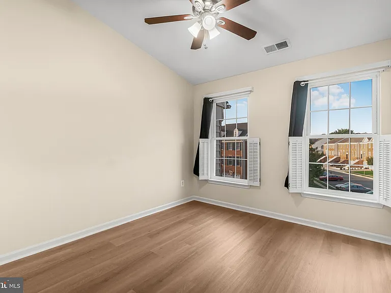 43729 Stoke Chapel Ter — Photo 26