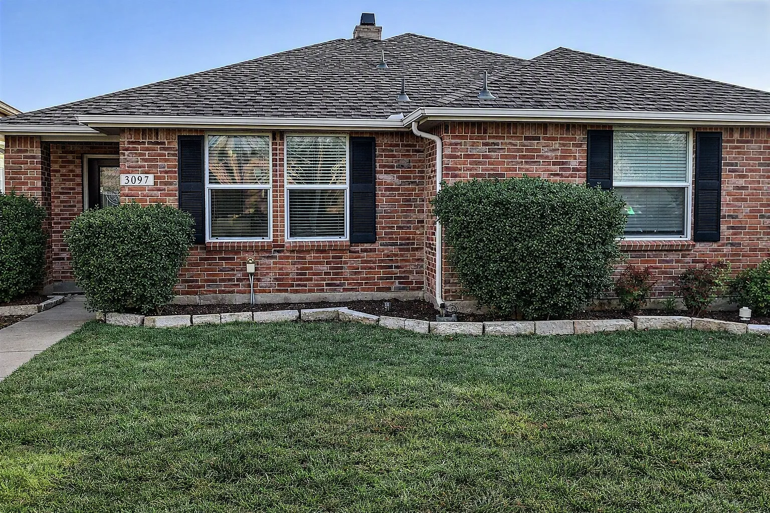 3 bed, 1603 sqft, $1,850 — Photo 1