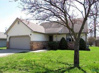 516 Bennington Dr, Maumee, OH 43537