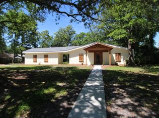 1009 Eastwood Dr, Pascagoula, MS 39567