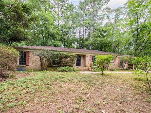 5304 Northwood Lake Dr W, Northport, AL 35473