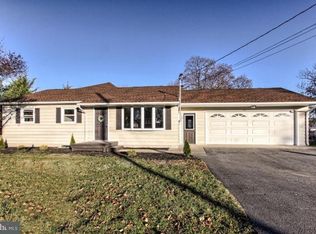 1974 Fry Loop Ave, Carlisle, PA 17013