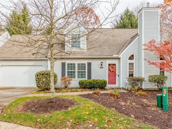 679 Stoney Ridge Ln, Cleveland, OH 44143