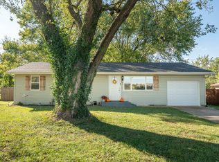 909 Hamilton St, Mount Vernon, MO 65712
