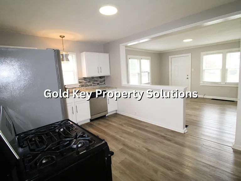 109-111 W 38th Street — Photo 11
