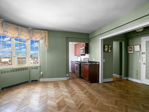 4th image of 160 Cabrini Blvd APT 135