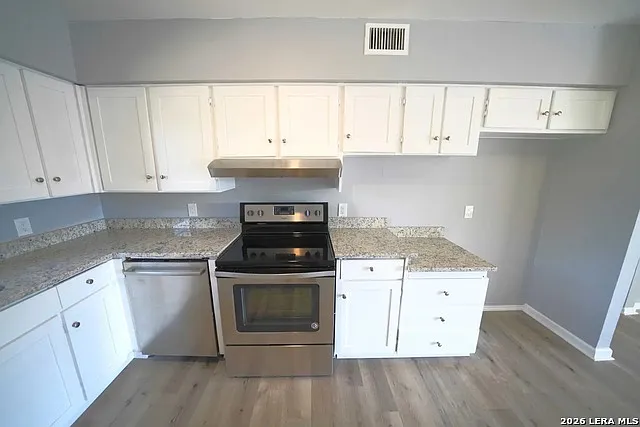 323 Stockton Dr — Photo 13