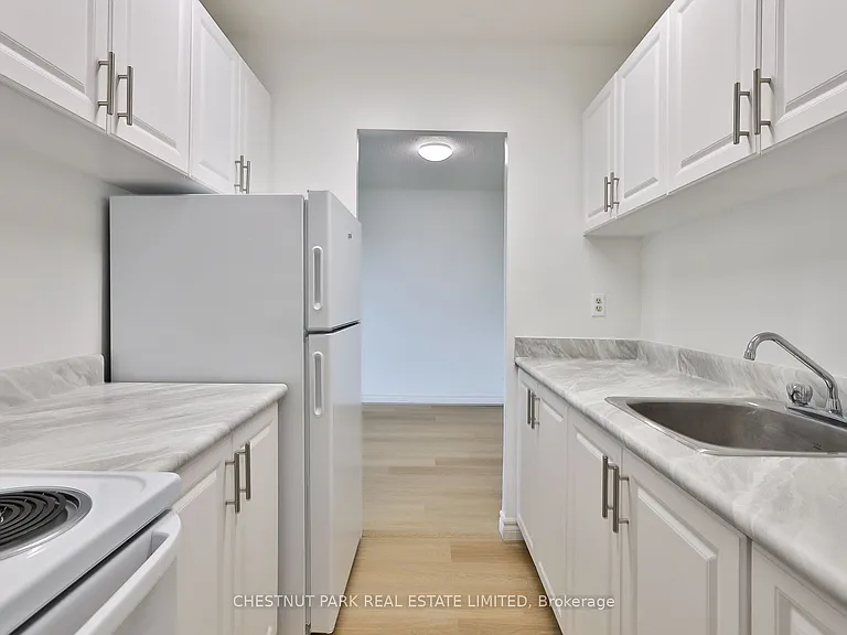 888 Glen St #507 — Photo 4
