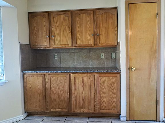 3rd image of 11902 Newbrook Dr