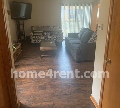 4th image of 10806 W 116th St #0
