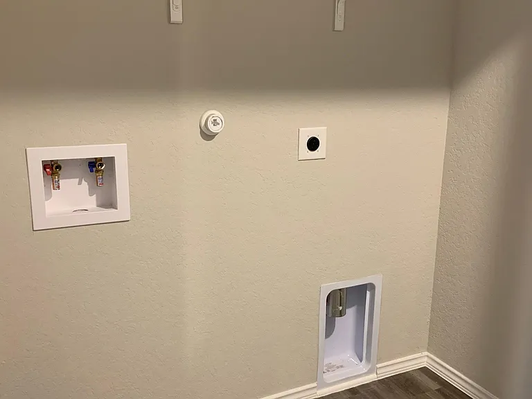 Washer/dryer electric connections