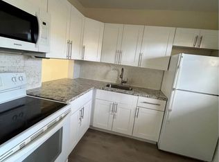 110 Royal Palm Rd APT 104, Hialeah Gardens, FL 33016