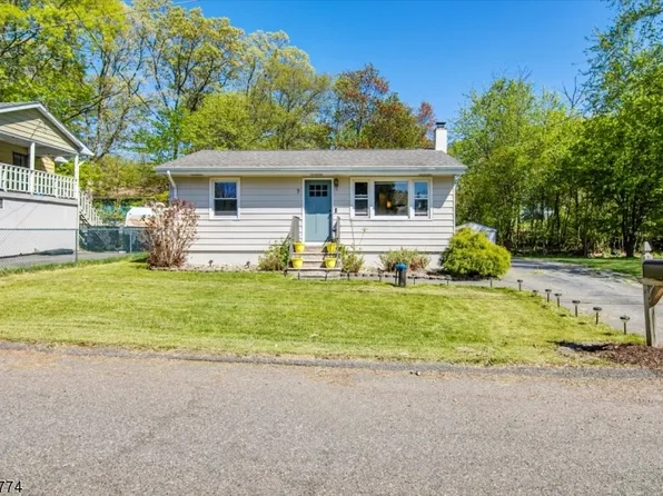 7 Williams Trl, Hopatcong Boro, NJ 07843