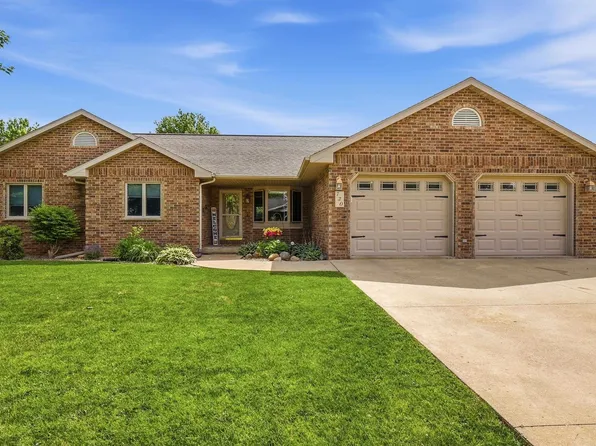 730 Willow Rdg N, Peosta, IA 52068