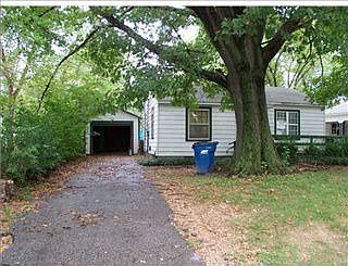 2nd image of 808 NW B St