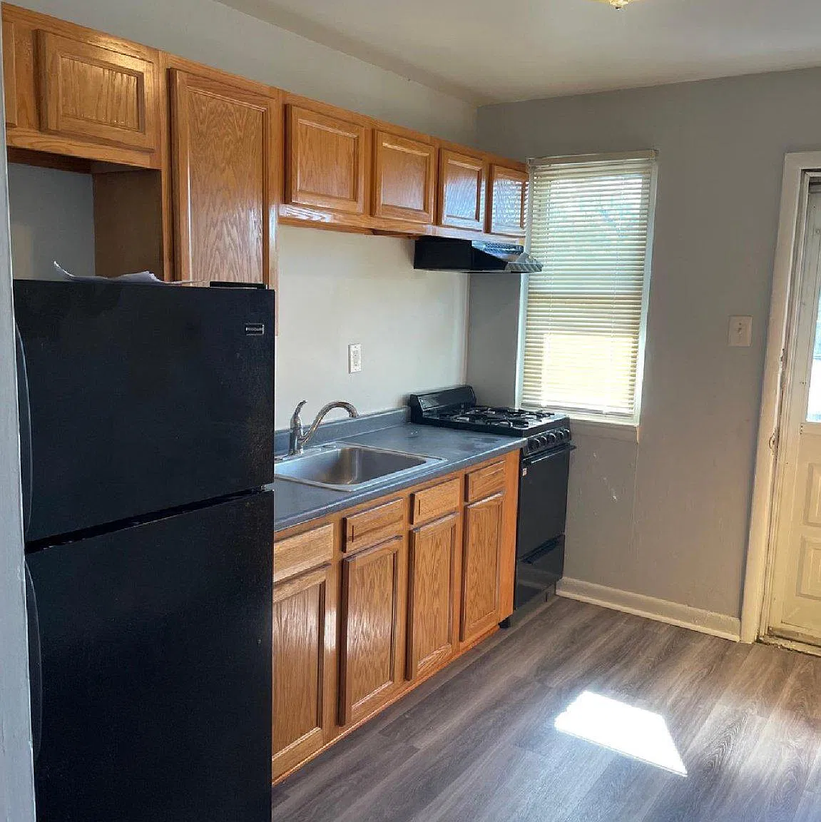 2 bed, 1.0 bath, 750 sqft, $1,500 — Photo 1