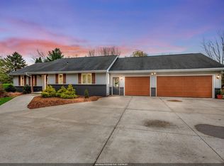 3415 Fairview Rd, Neenah, WI 54956