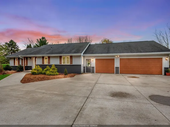 3415 Fairview Rd, Neenah, WI 54956