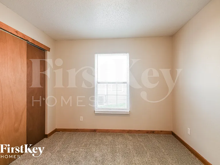 2312 Westmere Dr — Photo 12