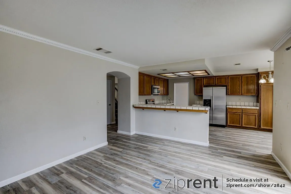 2170 Breaker Ct photo 1
