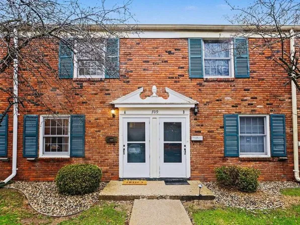 709 Garland Cir APT A, Kalamazoo, MI 49008