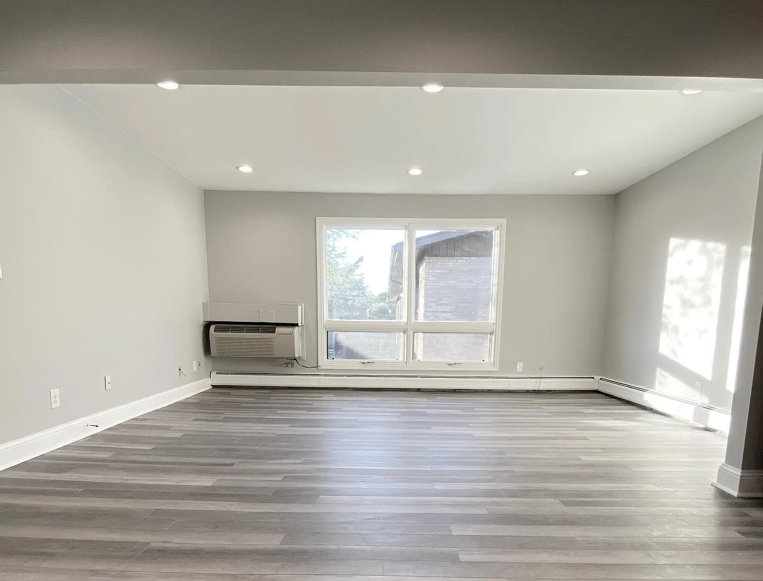 1 bed, 720 sqft, $1,400 — Photo 3