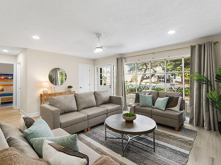 5315 Shore Dr — Photo 4