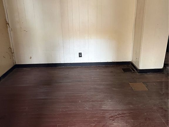 5th image of 104 Groff Rd