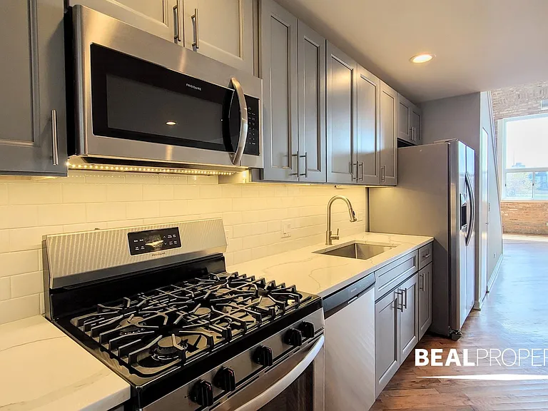 2320 N Damen Ave #2D — Photo 11