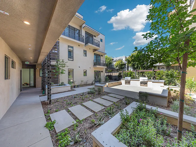 973 E Del Mar Blvd #104 — Photo 39