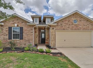 1047 Cash St, Alvin, TX 77511