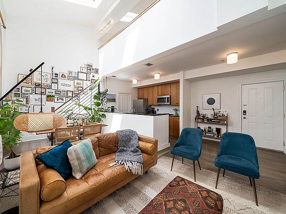 2nd image of 9 Coles St APT 9