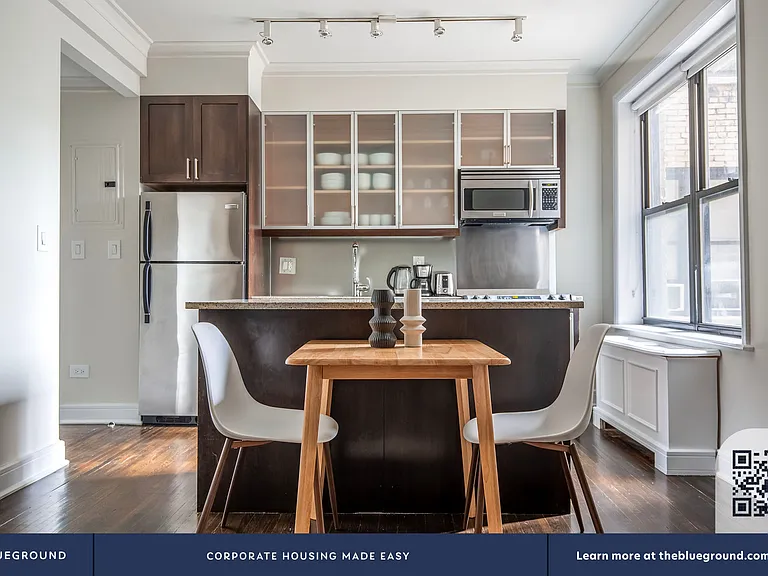 210 W 70th St #415 — Photo 4