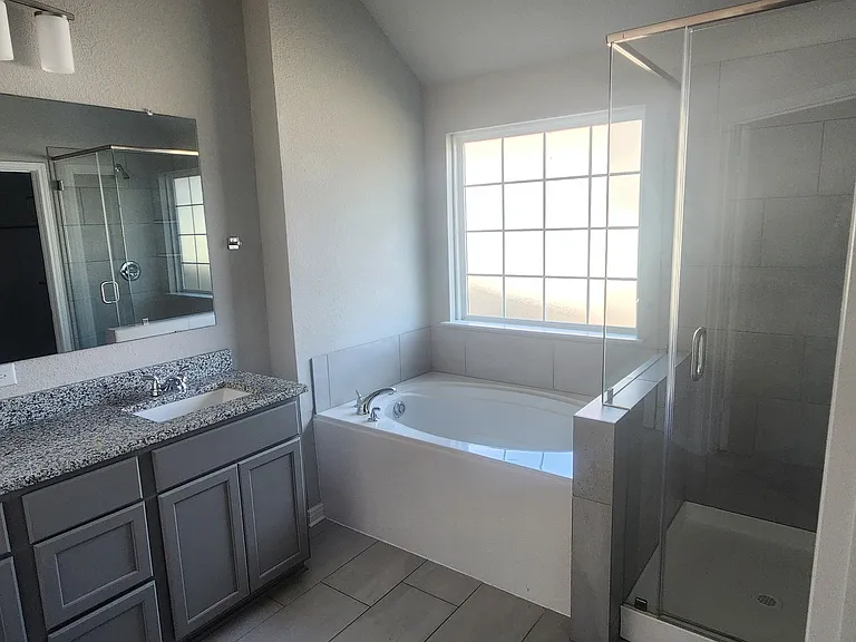 11505 Orbital St — Photo 4