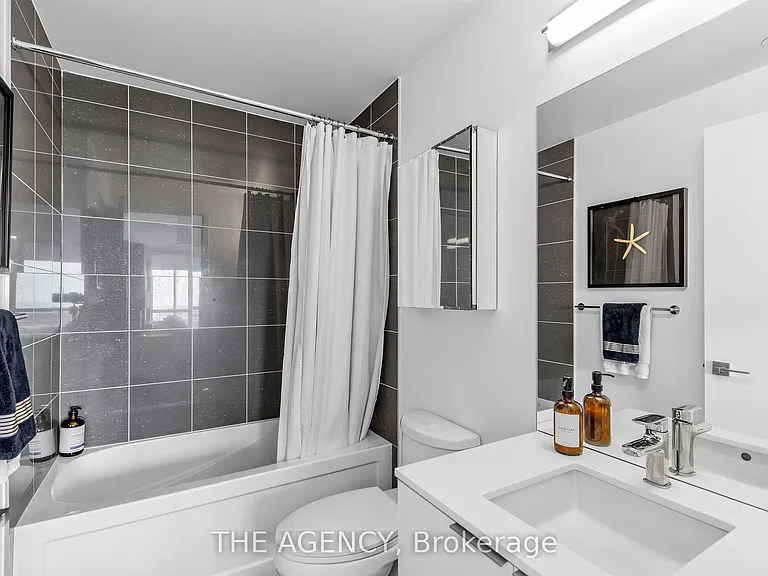 30 Ordnance St #1811 — Photo 18