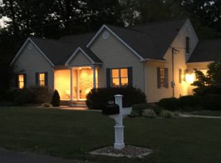 950 Old Oak Rd, East Alton, IL 62024