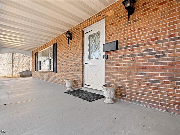2nd image of 129 Canterbury Dr