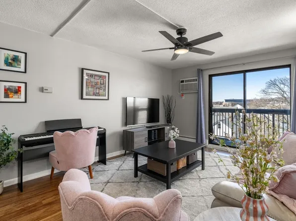 10 Williams St APT 45, Watertown, MA 02472