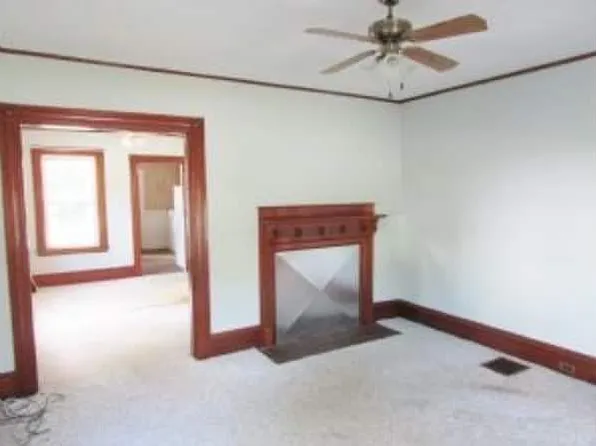 62 High St, Houlton, ME 04730