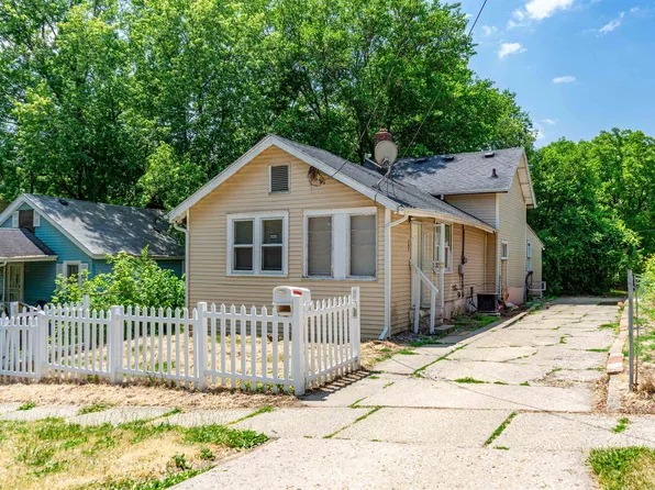 407 S Henrietta Ave, Rockford, IL 61102
