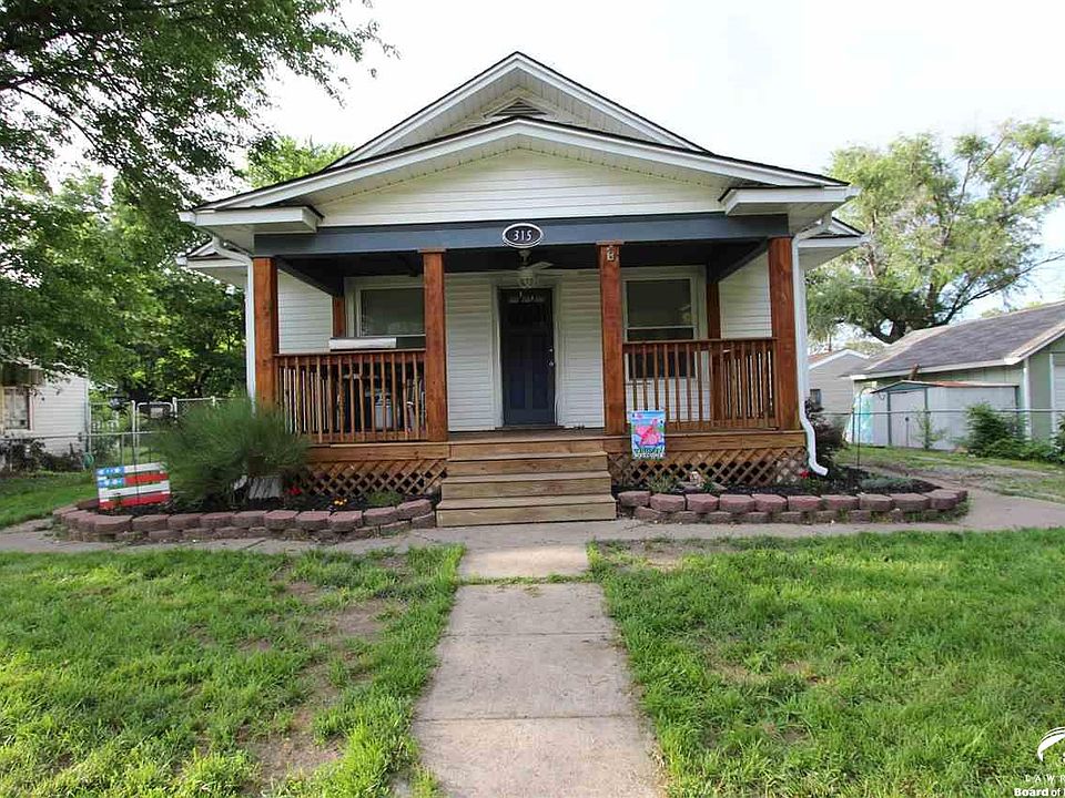1st image of 315 E 3rd St