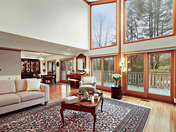 3rd image of 8 Talcott Road